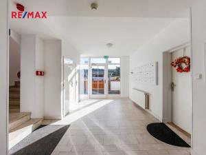 Prodej bytu 1+kk, Praha - Hlubočepy, Pod Žvahovem, 17 m2