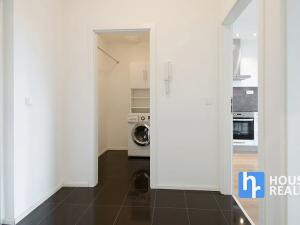 Pronájem bytu 2+kk, Praha - Hlubočepy, Geologická, 41 m2