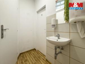 Prodej obchodního prostoru, Praha - Vršovice, Kubánské náměstí, 133 m2