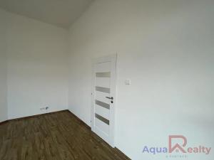 Pronájem bytu 1+1, Karlovy Vary, nábřeží Jana Palacha, 58 m2