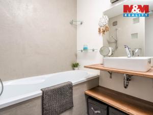 Prodej bytu 3+1, Praha - Černý Most, Kpt. Stránského, 73 m2