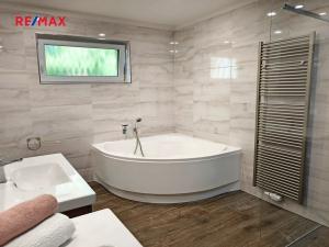 Prodej rodinného domu, Kly, 157 m2