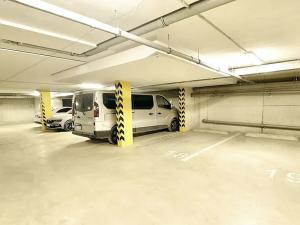 Pronájem garážového stání, Brno, Vídeňská, 13 m2