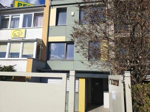 Pronájem kanceláře, Praha - Kyje, Vajgarská, 216 m2