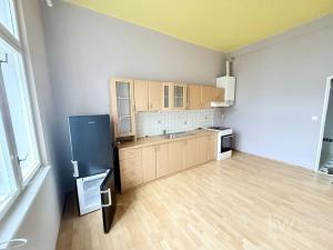 Pronájem bytu 4+1, Plzeň, náměstí Českých bratří, 46 m2