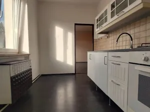 Prodej bytu 2+1, Hrádek, 1. máje, 46 m2