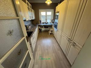 Prodej rodinného domu, Králův Dvůr, Pod Hájem, 270 m2