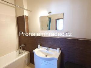 Pronájem bytu 2+kk, Hradec Králové, Okružní, 62 m2