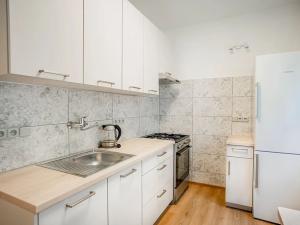 Pronájem bytu 3+1, Praha - Břevnov, Nad alejí, 69 m2