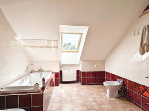 Pronájem kanceláře, Praha - Třebonice, Do zahrádek I, 350 m2