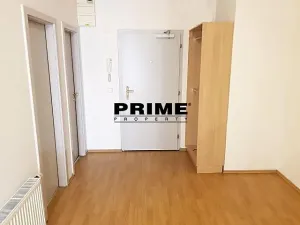 Pronájem kanceláře, Praha - Smíchov, Štefánikova, 70 m2