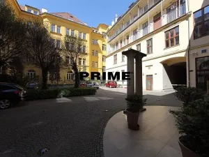 Pronájem kanceláře, Praha - Smíchov, Štefánikova, 70 m2