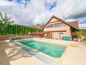 Prodej rodinného domu, Kovalovice, 308 m2