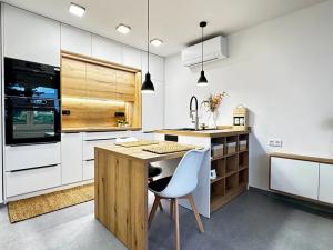 Pronájem bytu 2+kk, Pardubice, Na Třísle, 51 m2