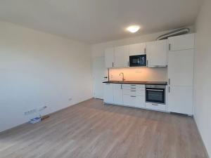 Pronájem bytu 2+kk, Praha - Hlubočepy, Fabiánové, 44 m2