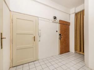 Pronájem bytu 1+1, Praha - Holešovice, Komunardů, 48 m2