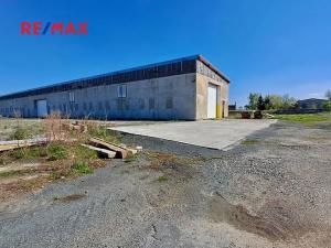 Pronájem výrobních prostor, Dolní Chvatliny, 3690 m2