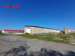 Prodej výrobních prostor, Dolní Chvatliny, 3690 m2