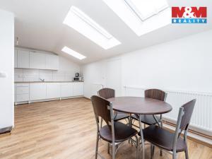 Prodej činžovního domu, Studená, nám. Sv. J. Nepomuckého, 229 m2