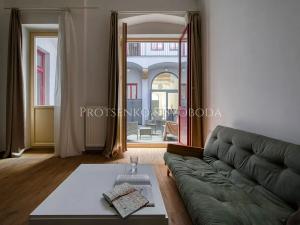 Prodej bytu 2+kk, Praha - Karlín, Prvního pluku, 73 m2