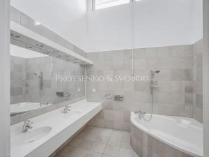 Prodej ubytování, Křižanov, Benešovo náměstí, 530 m2