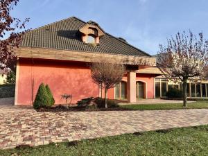 Prodej rodinného domu, Strančice - Všechromy, 295 m2