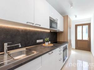 Prodej bytu 4+1, Praha - Královice, Ke Stupicím, 89 m2