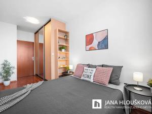 Prodej bytu 2+kk, Praha - Háje, Matúškova, 45 m2