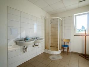 Prodej výrobních prostor, Želeč, 1332 m2