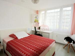 Prodej bytu 3+1, Praha - Podolí, Kaplická, 62 m2