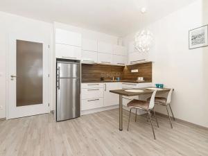 Pronájem bytu 1+kk, Praha - Vysočany, Strnadových, 33 m2