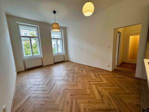 Pronájem bytu 2+kk, Praha - Karlín, Urxova, 50 m2