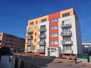 Pronájem bytu 1+kk, Praha - Černý Most, Dobrovolného, 32 m2