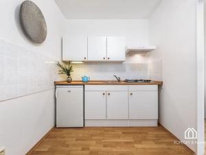 Prodej bytu 1+kk, Praha - Kbely, Toužimská, 29 m2
