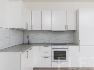 Pronájem bytu 1+kk, Praha - Karlín, Křižíkova, 36 m2