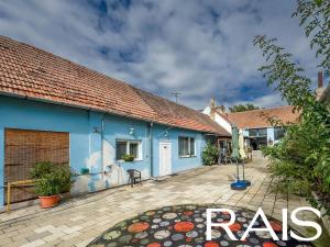 Prodej komerční nemovitosti, Hajany, 693 m2