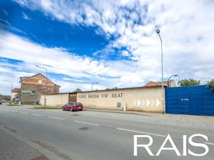 Prodej komerční nemovitosti, Hajany, 693 m2