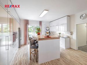 Prodej rodinného domu, České Velenice, Komenského, 247 m2