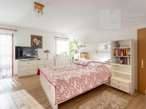 Prodej rodinného domu, Říčany, Mezihorní, 198 m2