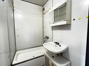 Prodej bytu 2+kk, Jince, Zborovská, 45 m2