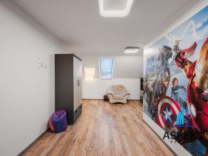 Prodej rodinného domu, Neumětely, V Chaloupkách, 220 m2