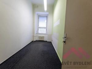 Pronájem kanceláře, Praha - Karlín, Peckova, 212 m2