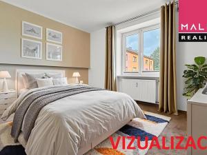 Prodej bytu 3+1, Ostrov, Hlavní třída, 76 m2