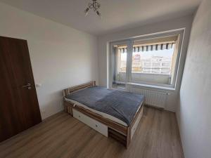 Pronájem bytu 2+kk, Praha - Stodůlky, Nárožní, 49 m2