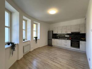 Pronájem bytu 1+kk, Znojmo, nám. Kpt. Otm. Chlupa, 33 m2