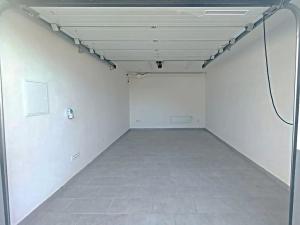 Pronájem garáže, Praha - Motol, Na Homolce, 21 m2