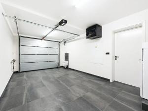 Prodej rodinného domu, Praha - Horní Počernice, Bříšťanská, 218 m2