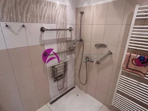 Pronájem rodinného domu, Charváty, 250 m2