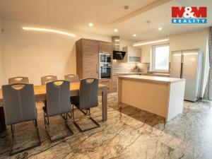 Prodej rodinného domu, Pouzdřany, Za Obecním úřadem, 207 m2