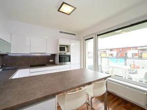 Pronájem bytu 3+kk, Praha - Kobylisy, Ke Stírce, 72 m2